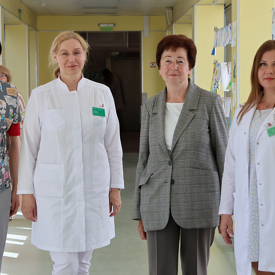 «Жизнь как путешествие»: Музей искусств открыл выставку в Областной клинической больнице